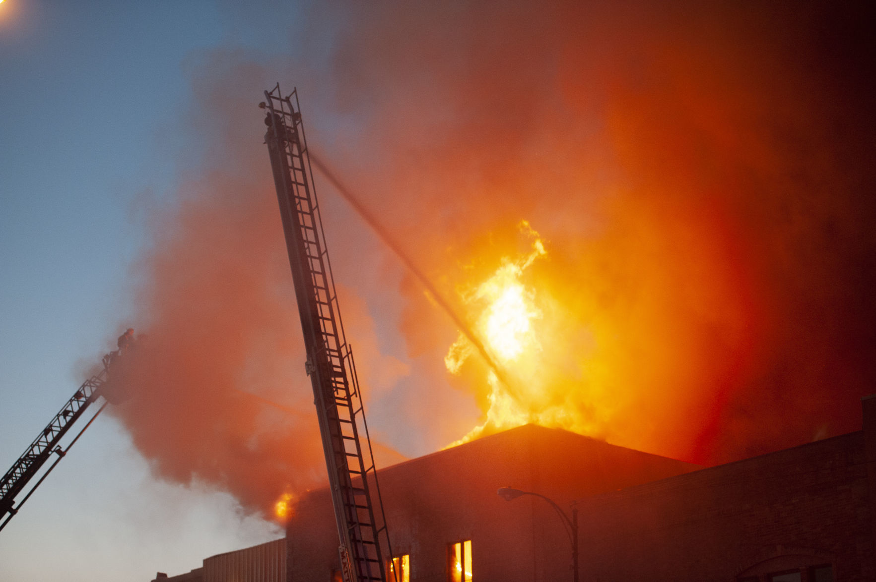 Shores Building Fire 27 (03/21/19)